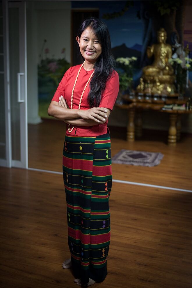 Yin Myo Su fundou uma escola profissional no seu complexo hoteleiro.