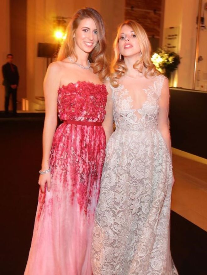 Larissa de Windisch-Graetz (à direita)