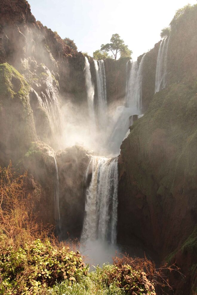 2. É um país com temperaturas quentes (Cascatas ouzoud)