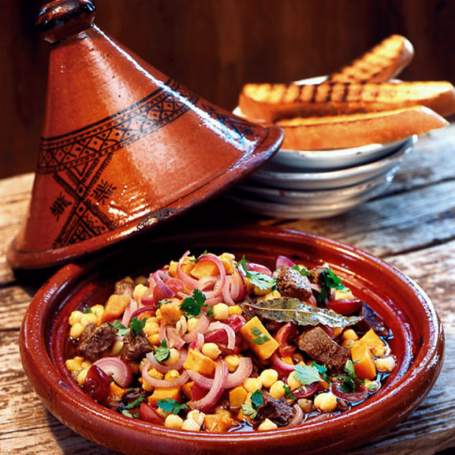 10. Para provar a Tajine, prato tradicional árabe