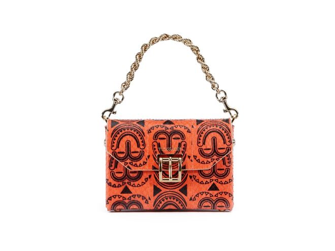 BELAS ARTES | Carteira em pele e metal, €1500, Trussardi