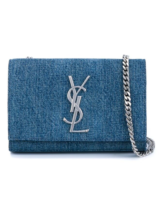 BLUE JEANS | Carteira em ganga e metal, €995, Saint Laurent