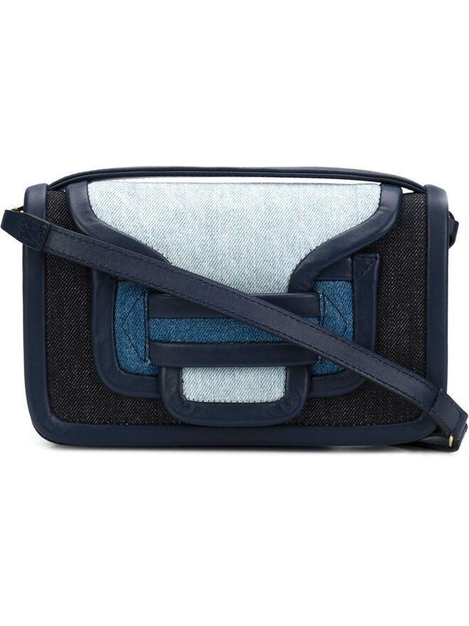 BLUE JEANS | Carteira em ganga e pele, €650, Pierre Hardy, em www.farftech.com 