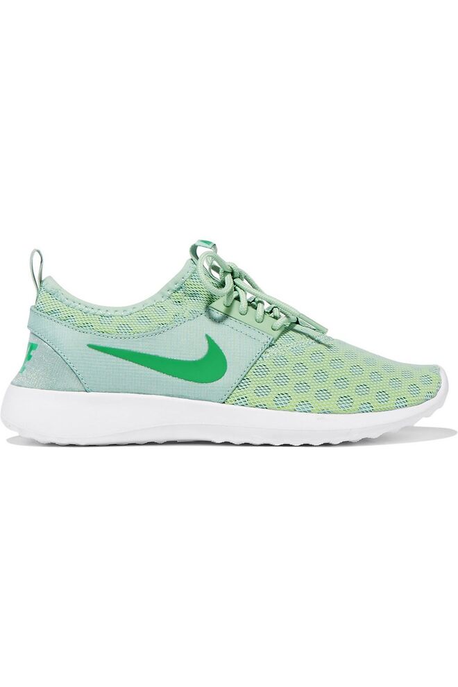 TÉNIS | Ténis em nylon, €97, Nike