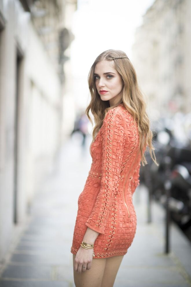 Look 1 - ONDAS NATURAIS COM TRANÇA LATERAL SÓ NUM LADO