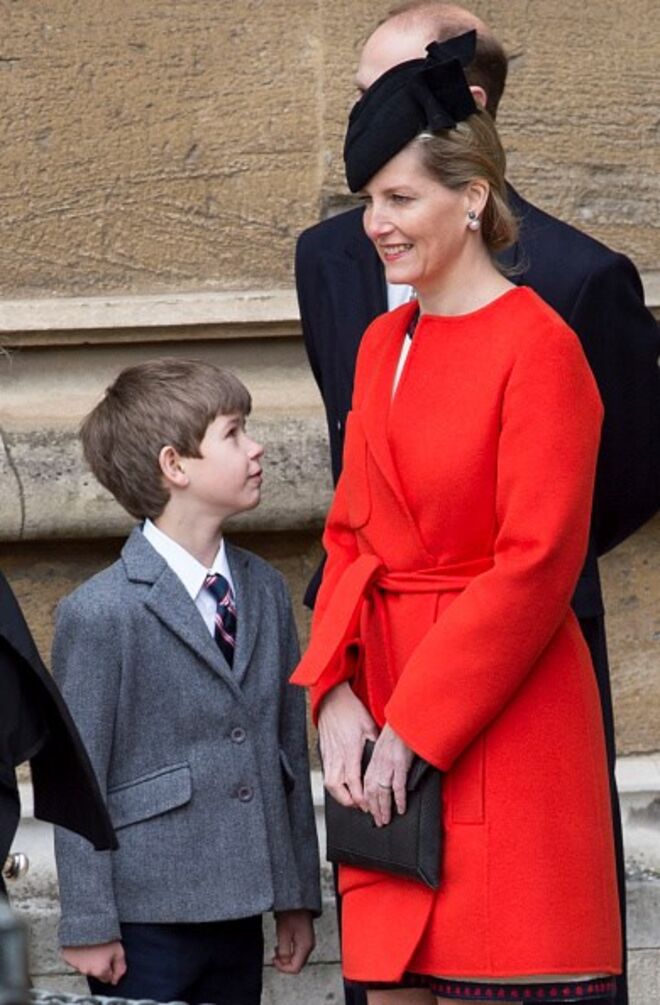 Sophie, Condessa de Wessex, com o filho James Viscount Severn