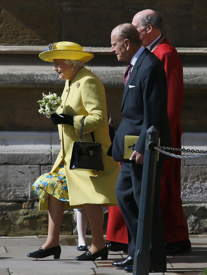Rainha Isabel II acompanhada pelo marido, o Duque de Edimburgo