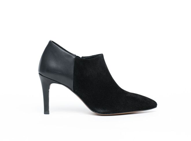 Botins pretos,  €49.99