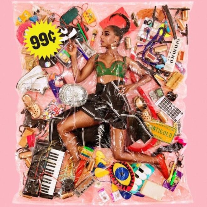 99 C, Santigold  | “Everything is a product at this point.” É assim, resumindo tudo a uma lógica de mercado, que a cantora explica o título e a capa do seu terceiro álbum onde, apesar da crítica, prevalece a luminosidade. Can’t Get Enough of Myself é o tema de lançamento.