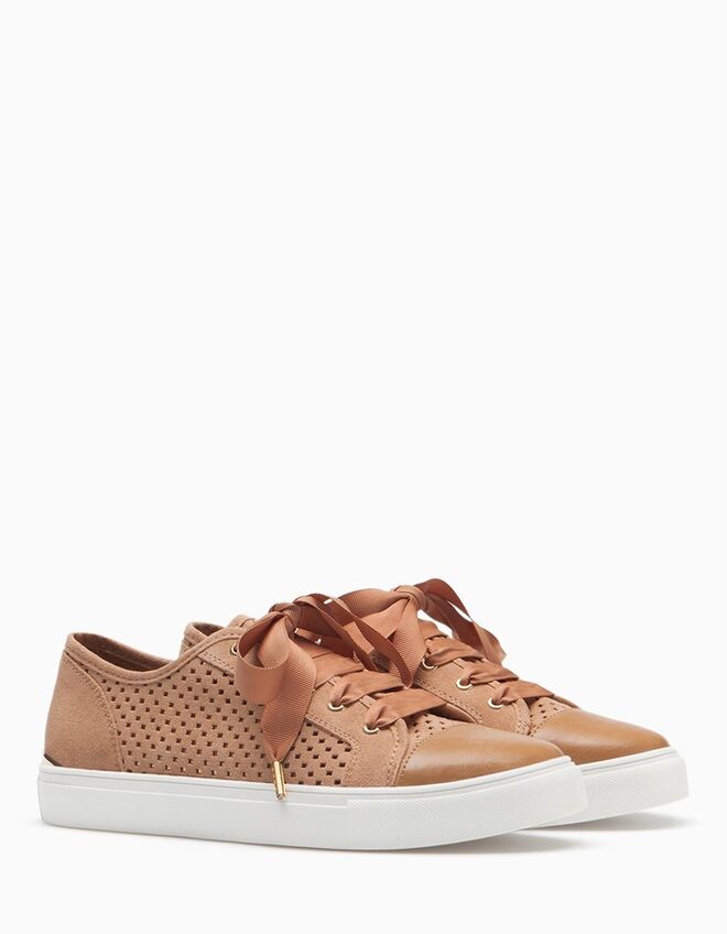 Stradivarius €29.95