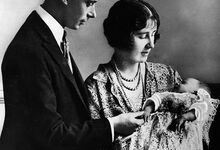 Maio de 1926 - O futuro rei George com a Duquesa Elizabeth e a pequena Lilibeth
