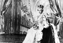 No dia da coroação na Abadia de Westminter em Londsres, em 1952