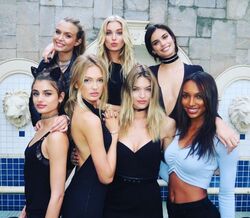 Sara Sampaio com os anjos em Vegas