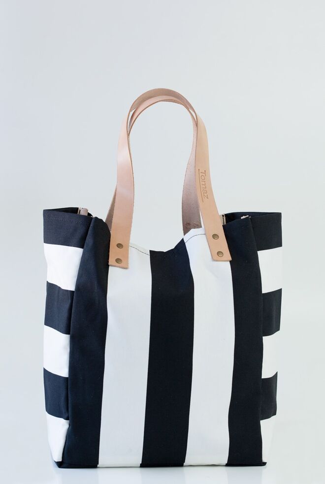 Tote Bag Unomono, €70 (vertical)