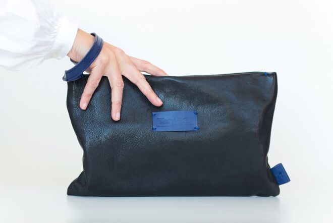 Clutch bag Antónia, €80