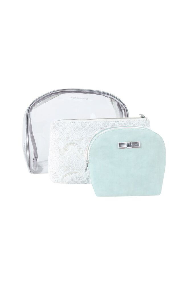 Nécessaire, €22.99