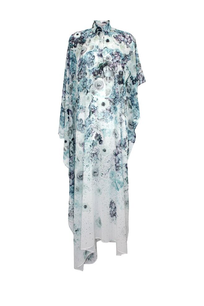 Vestido em seda, €249, Luis Carvalho