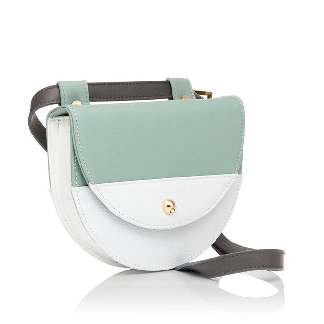 Carteira em pele, €150, Manjerica