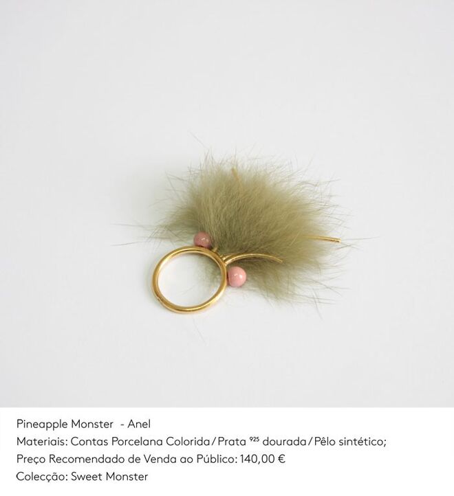Ana Joao, Sweet Monster, Anel Pineapple Monster em prata dourada, conta em porcelana colorida e pelo sintetico, €140