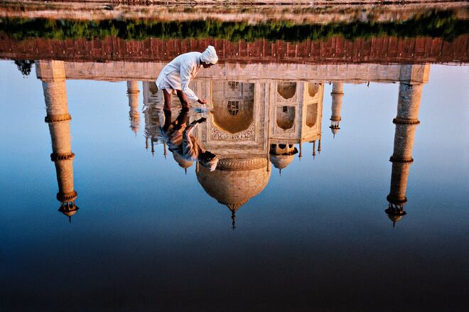 Man and Taj reflection, 1999 ©Steve McCurry