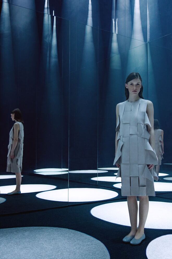 COS x Sou Fujimoto | Instalação Forest of Light no Salone Del Mobile