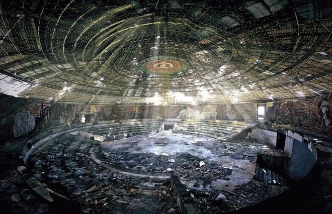 Monumento de Buzludzha, Cordilheira dos Balcãs, Bulgária