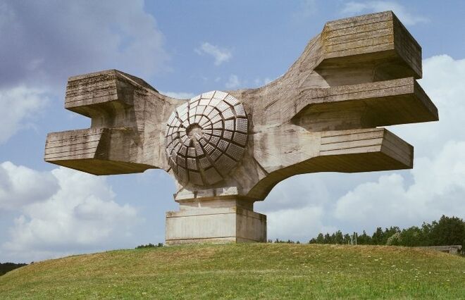 Monumento à Revolução, Podgarić, Croácia