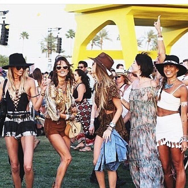 Ludi Delfino, Alessandra Ambrosio, Talita Correa, Cassia Lara e Louise Luz @alessandraambrosio