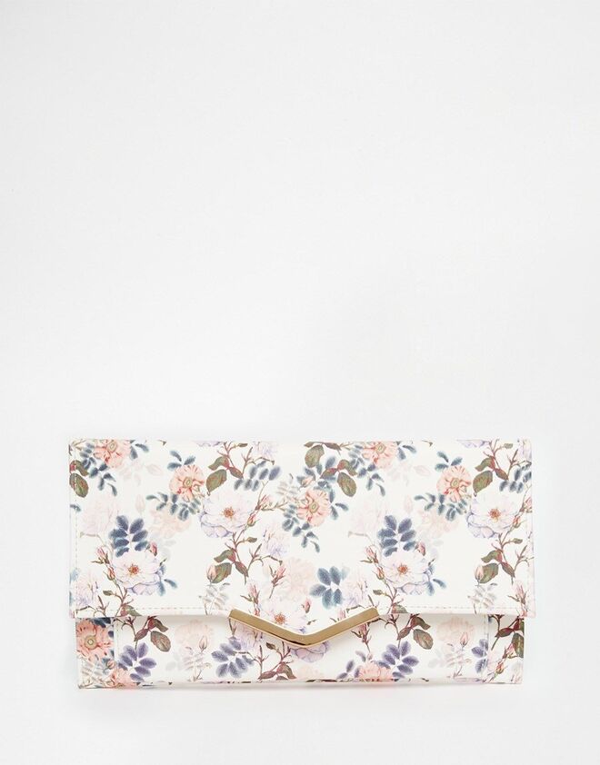 ASOS Vintage Rose Slim Clutch Bag €21.13