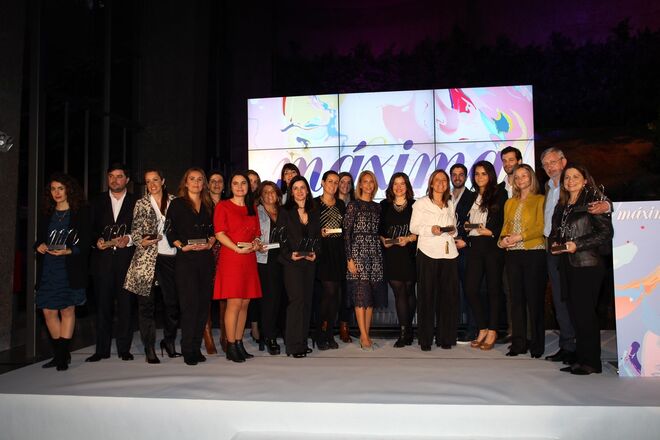 Prémio Máxima Beleza & Perfumes - Vencedores e Fernanda Soares, diretora da Revista Máxima