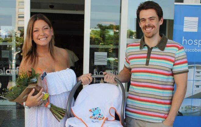 6. Vanessa Oliveira com o marido João Fernandes, e o filho André