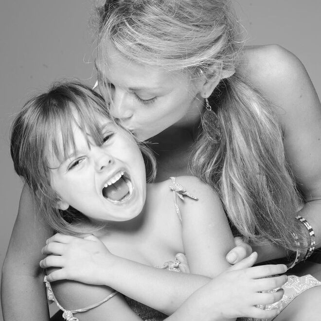 8. Oceana Basílio com a filha Francisca