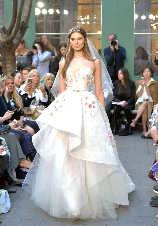 Monique Lhuillier Bridal SpringSummer 2017