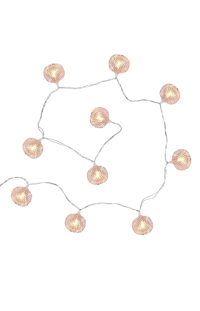 Fio com conchas para pendurar, €6