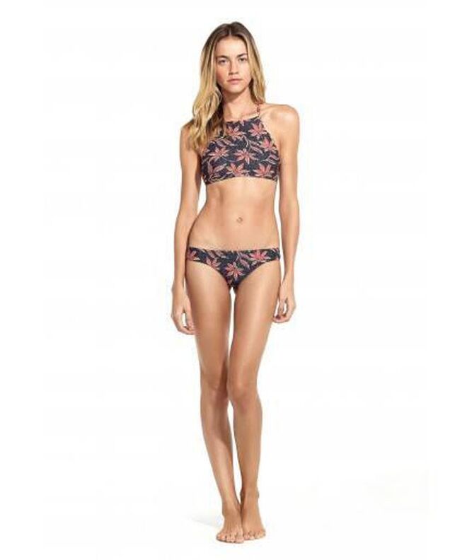 Vix by Paula Hermani na Nude