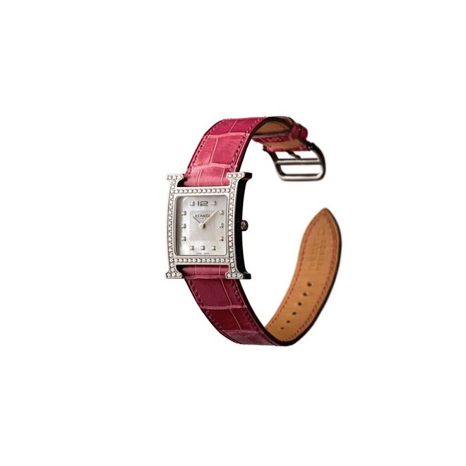 Heure H, diamantes, mostrador madrepérola, pulseira em pele de crocodilo framboesa, €12 400