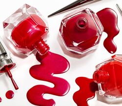 The Neo-Reds: Christian Louboutin revela as novas cores de vernizes 