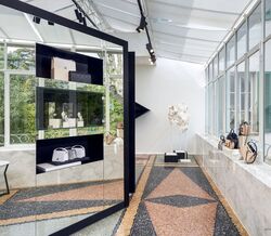 Chanel abre boutique de temporada em Saint -Tropez