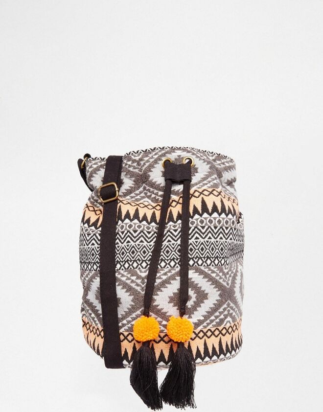 Glamorous Duffle Bag In Ikat Print €35.21 ASOS