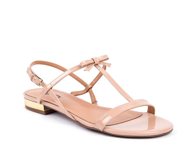 Sandálias em verniz make up 59.90€