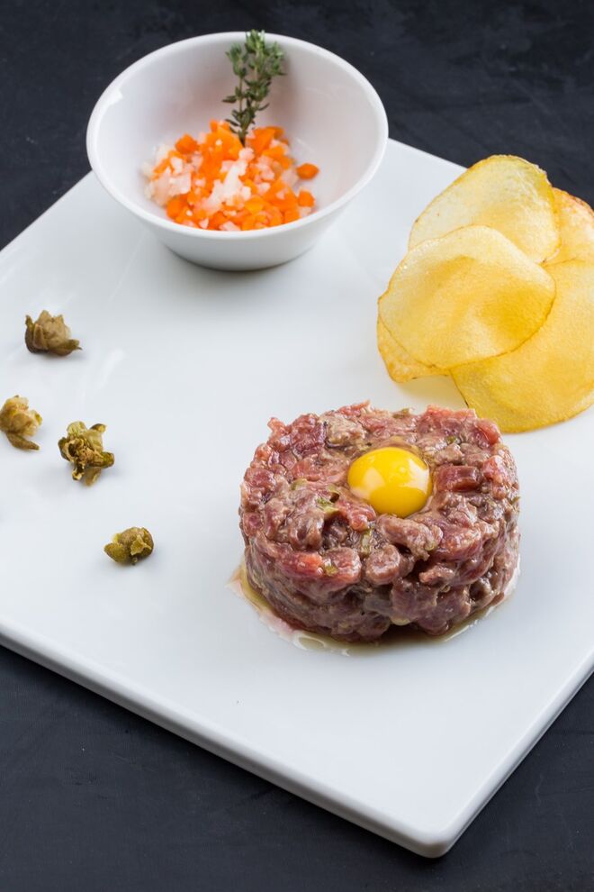 Prato do Less by Chef Miguel Castro e Silva