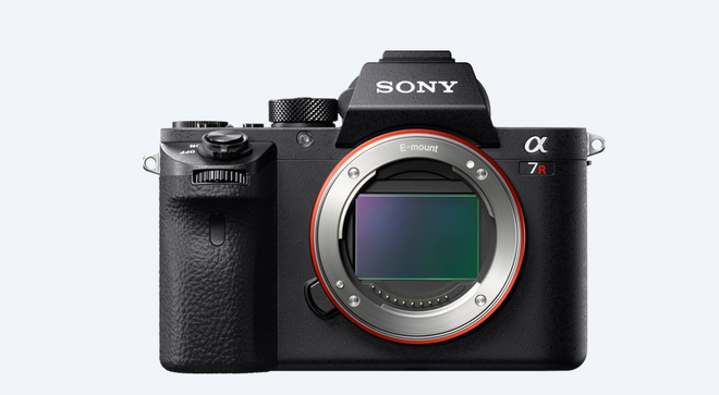 Câmara α7R II, €Sony