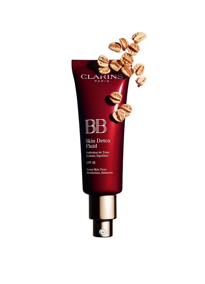 BB Skin Detox Fluid SPF 25, de Clarins. Tratamento-maquilhagem, este BB hidrata e equilibra a pele numa textura fluída muito fina e leve. A sua fórmula enriquecida em extrato de semente de acerola contribui para a boa oxigenação da pele sujeita a inúmeros fatores de agressão. Ao corrigir as imperfeições sem qualquer efeito de máscara para um acabamento acetinado natural, a pele reencontra luminosidade e beleza. €37,50