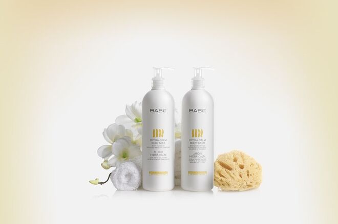 BABÉ Linha HIDRA CALM. Um cuidado completo com os produtos da linha Hydra-Calm enriquecida com jojoba. Para as peles secas ou muito secas a junção do óleo de banho e da loção reparadora ureia 10% são o cuidado perfeito, nutrindo em profundidade. A partir de €13,97.