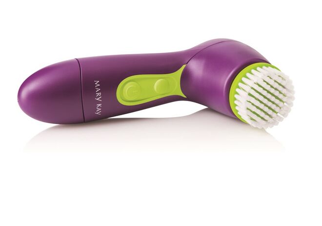 Mary Kay Escova Skinvigorate Cleansing Brush, adequada a todos os tipos de pele e por esta razão remove toda a oleosidade e sujidade acumulada pelos agentes externos, para uma pele visivelmente mais saudável e com uma textura suave e melhorada, €60