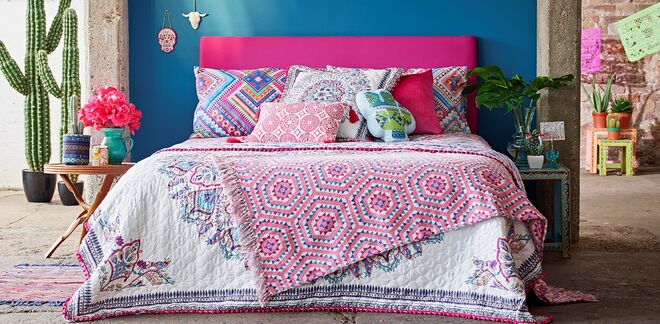 Colcha, €20, manta, €12, almofadas a partir de €6