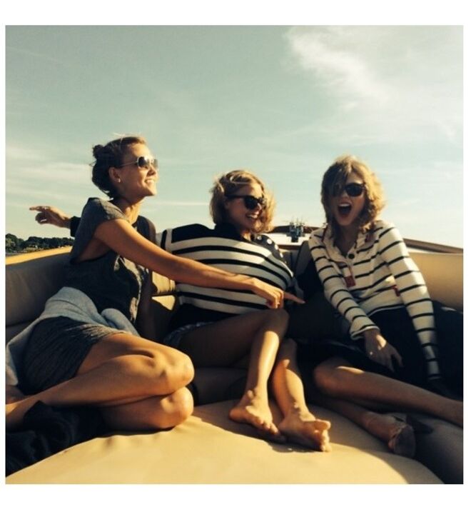 @taylorswift | Karlie Kloss, Amandy Griffith e Taylor Swift