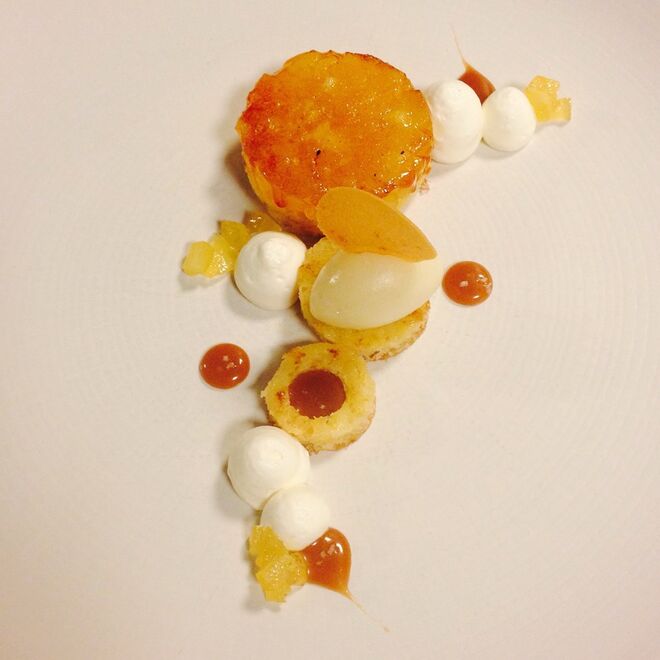 Sobremesa Tarte Tatin com caramelo e flôr de sal, no The Oitavos (Chef Joaquim Sousa)