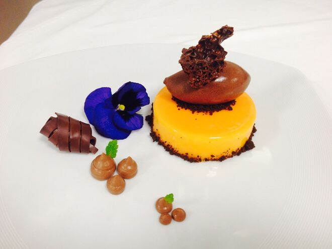 Sobremesa Parfait de Clementina com texturas de Chocolate Negro, Louro (Chef Roberto Horta)