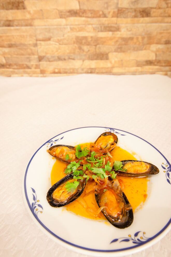 Mexilhão, Tomate,  Cebola, Alho, Coentros e Azeite | Santo Antão, Rua Portas Santo Antão nº 62-66